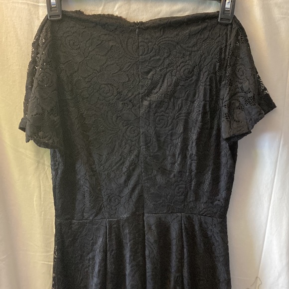 Black lace overlay dress. - Picture 3 of 5